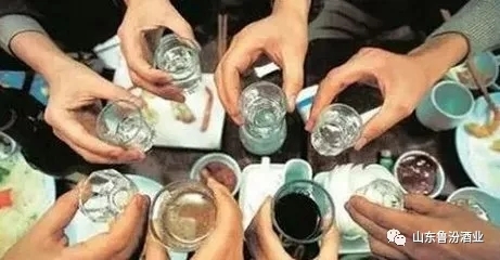 中國酒文化博大根深，禮節(jié)眾多，那你知道敬酒、罰酒為什么都要三杯嗎？